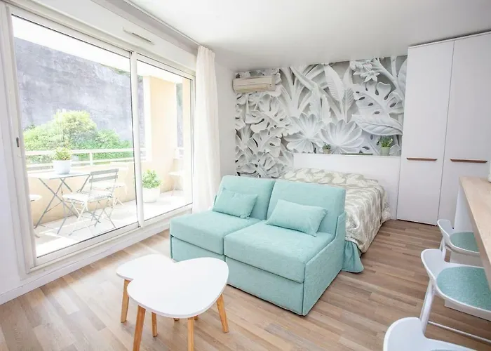 Splendide Design Frontiere Monaco * 보솔레이